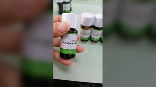 زيت عطري بزهر الكرز من أومو لغسيل الملابس