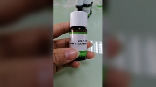 شمعة الأوركيد البيضاء برائحة الفخامة النقية