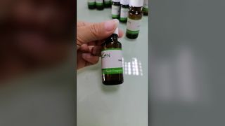 عطر زيتي عنبري رومانسي برائحة تدوم طويلاً